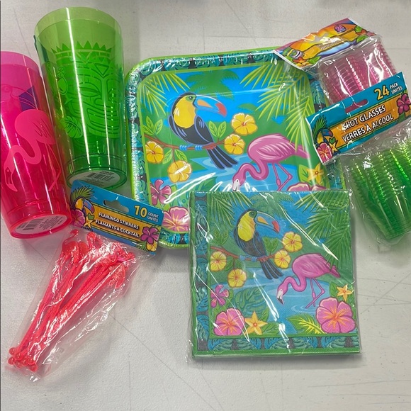 Tropical Flamingo Party Supplies Set - Picture 1 of 7